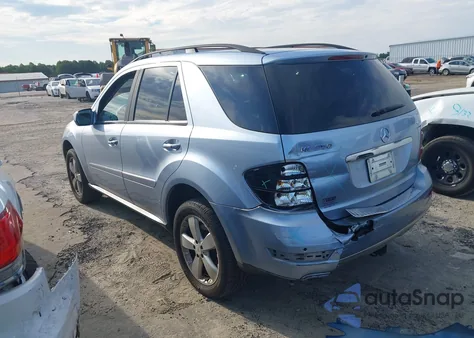 2009 Mercedes-Benz Ml 350 4Matic z USA, uszkodzony, nr VIN 4JGBB86EX9A443196